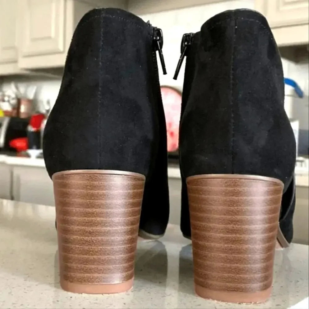 Ladies Fergalicious Volume Black Peep Toe Sandal Black Heels sz 11